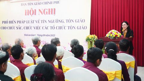 Phổ biến pháp luật về tín ngưỡng, tôn giáo cho hơn 160 chức sắc, chức việc