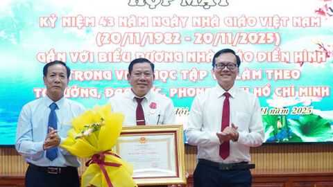 Tân Hội: Nhiều giáo viên nhận Huân chương Lao động hạng Ba và Bằng khen của Thủ tướng Chính phủ