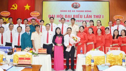 Phó Bí thư Tỉnh ủy An Giang Trần Thị Thanh Hương dự và chỉ đạo Đại hội Đảng bộ xã Thạnh Đông 