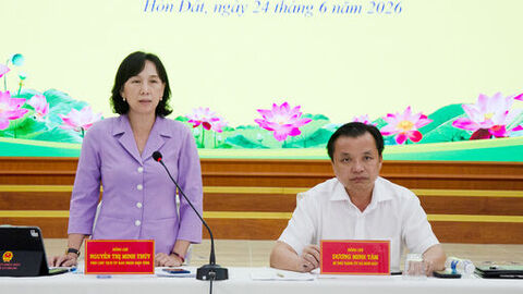 Phó Chủ tịch UBND tỉnh Nguyễn Thị Minh Thúy làm việc với 5 xã về tình hình phát triển kinh tế - xã hội