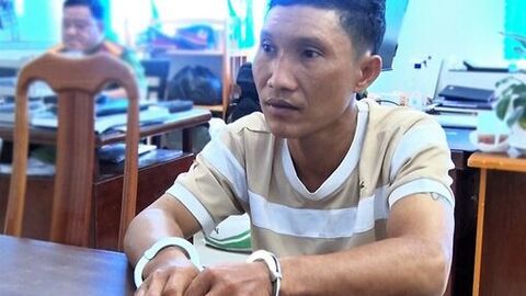 Tạm giam đối tượng cướp dây chuyền vàng của cụ bà bán gà rán