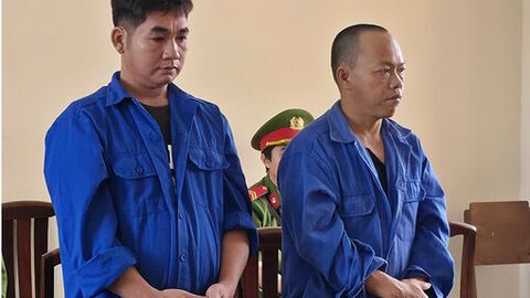 Phạt hai thuyền trưởng hơn 14 năm tù vì đưa tàu cá sang Indonesia khai thác trái phép