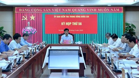 Trình Ban Chấp hành Trung ương Đảng xem xét, xử lý kỷ luật đảng viên vi phạm