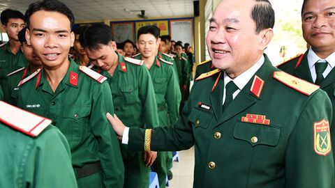 Trung đoàn 893 tiễn quân nhân hoàn thành nghĩa vụ quân sự