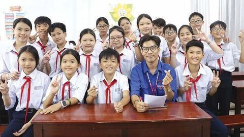 Giúp học sinh “chạm tay” vào lịch sử