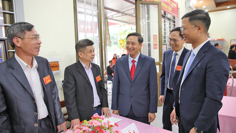 Chủ tịch HĐND tỉnh Nguyễn Việt Oanh dự khai mạc bầu cử đại biểu Quốc hội khóa XVI và đại biểu HĐND các cấp tại xã Tân Yên