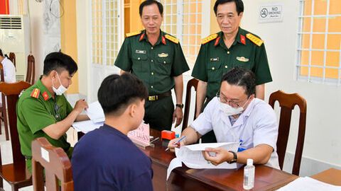 Tuyển quân trong vùng đồng bào Khmer