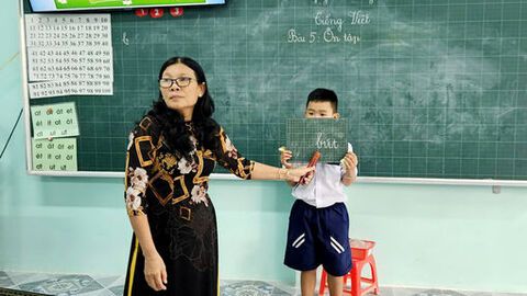 Cô Trần Thị Chiểu - Nhà giáo ưu tú tâm huyết với nghề