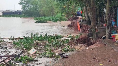 Xã Mỹ Hòa Hưng tiếp tục xảy ra sạt lở bờ sông 