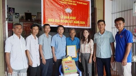 Những căn nhà nghĩa tình