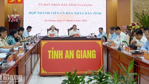 Chủ tịch UBND tỉnh An Giang Hồ Văn Mừng chỉ đạo tháo gỡ vướng mắc các nhiệm vụ trọng tâm