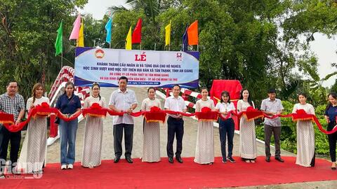 Xã Tân Thạnh khánh thành cầu Nhân Ái