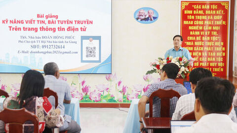 Tập huấn nghiệp vụ viết tin, bài công tác dân tộc và tôn giáo