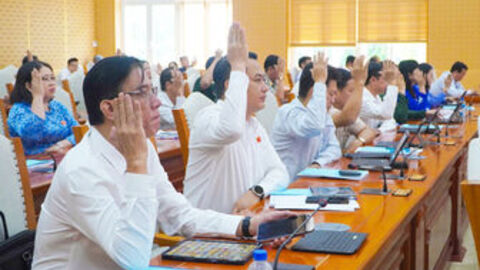 HĐND tỉnh An Giang thông qua các nghị quyết chuyển đổi đất rừng để xây dựng hồ nước và đường dây điện 