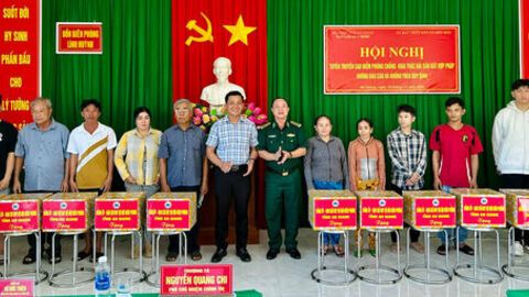 Tuyên truyền cao điểm phòng, chống khai thác IUU đến 120 ngư dân xã Hòn Đất