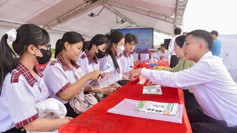 Ngày hội Tư vấn giới thiệu việc làm xã Giang Thành năm 2025