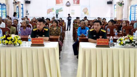 Lữ đoàn Tăng thiết giáp 416 tuyên truyền pháp luật vùng đồng bào dân tộc thiểu số