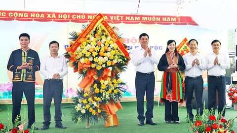 Bí thư Tỉnh ủy Nguyễn Hồng Thái dự Ngày hội Đại đoàn kết toàn dân tại thôn Mậu, xã Tây Yên Tử