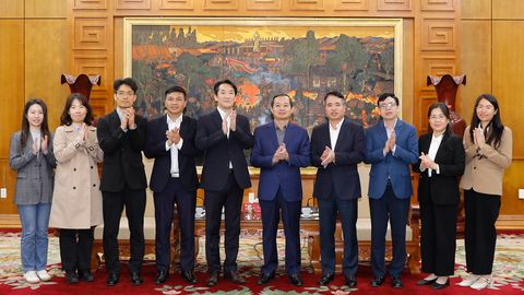 Chủ tịch UBND tỉnh Phạm Hoàng Sơn tiếp, làm việc với lãnh đạo Văn phòng đại diện Tổng Công ty nhà đất Hàn Quốc