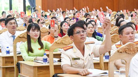 Phấn đấu xây dựng Hà Tiên thành trung tâm kinh tế biển - du lịch - thương mại biên giới