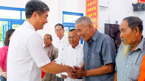 Thứ trưởng Y Vinh Tơr kiểm tra công tác dân tộc, tôn giáo tại An Giang