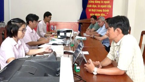 Giải ngân 380 triệu đồng cho học sinh, sinh viên phường Tịnh Biên