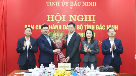 Đồng chí Trần Huy Phương, Chủ nhiệm Ủy ban Kiểm tra Tỉnh ủy được bầu giữ chức Phó Bí...