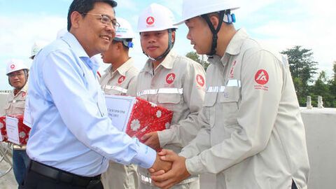 Phó Chủ tịch UBND tỉnh An Giang Ngô Công Thức kiểm tra các dự án giao thông trọng điểm