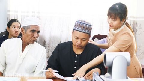 Khi pháp luật đến đồng bào Chăm