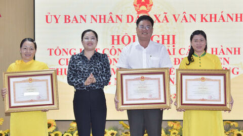 Tiếp nhận hồ sơ trực tuyến xã Vân Khánh đạt 99,6%
