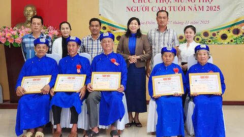 Xã Hòa Điền tổ chức mừng thọ cho 76 người cao tuổi 