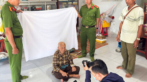 Xuyên ngày nghỉ làm căn cước cho dân