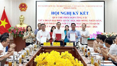 Ký kết quy chế phối hợp giữa cơ quan dân cử, chính quyền và MTTQ Việt Nam tỉnh An Giang 