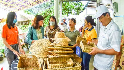 Sản phẩm quê đổi thay theo chương trình OCOP