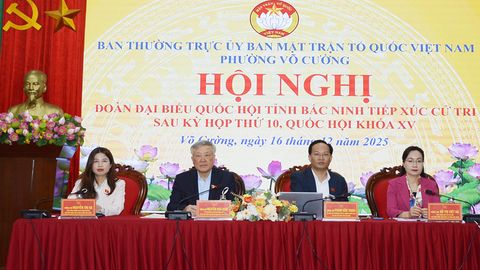 Phó Thủ tướng Thường trực Chính phủ Nguyễn Hòa Bình tiếp xúc cử tri tại phường Võ Cường