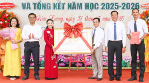 Trường THPT Kiên Lương đạt chuẩn quốc gia mức độ 2