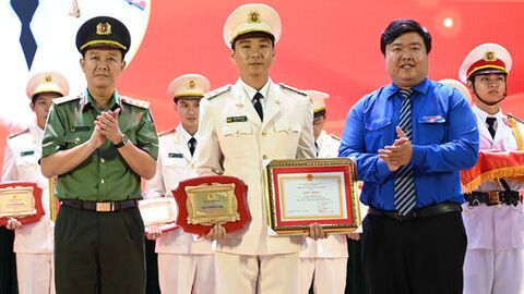 Tuyên dương 17 gương mặt trẻ Công an An Giang tiêu biểu 