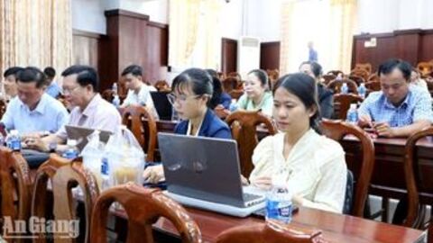 60 học viên tập huấn kỹ năng bán hàng trên nền tảng số