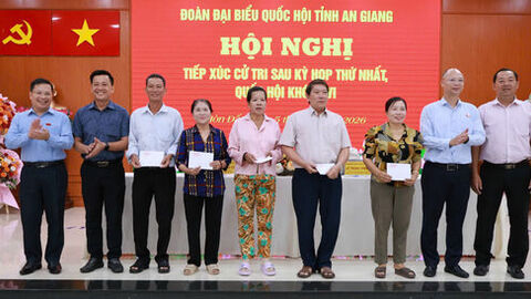 Đoàn Đại biểu Quốc hội tỉnh An Giang (đơn vị số 5) tiếp xúc cử tri xã Hòn Đất