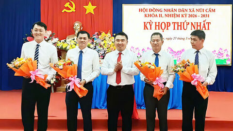 Ông Phạm Văn Phúc tái đắc cử chức Chủ tịch HĐND xã Núi Cấm