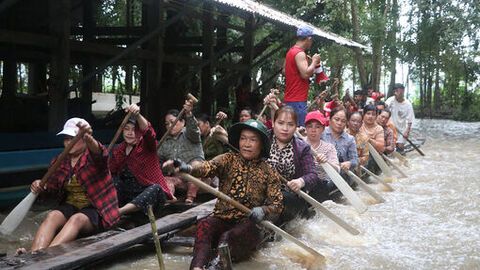 Những “bóng hồng” đua ghe ngo