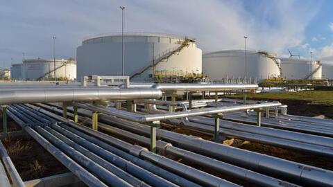 Giá xăng dầu hôm nay 17/12: Giá chạm đáy 5 năm do nguồn cung dồi dào, tiến triển Nga-Ukraine