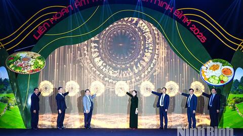 Khai mạc Liên hoan ẩm thực-du lịch Ninh Bình 2025