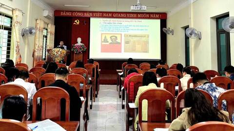 Đảng uỷ UBND tỉnh phối hợp tổ chức Khai giảng lớp bồi dưỡng lý luận chính trị dành cho đảng viên mới khoá II, nhiệm kỳ 2025-2030