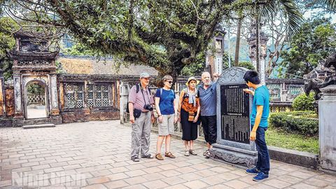 Phát huy tiềm năng, lợi thế, xây dựng phường Tây Hoa Lư thành trung tâm du lịch và công nghiệp văn hóa