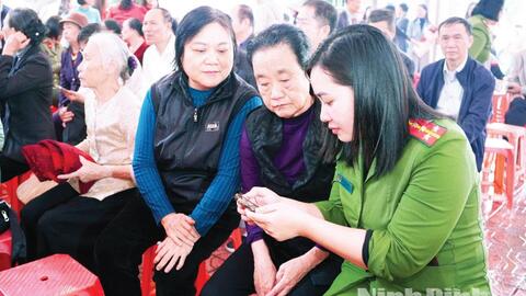 Tâm huyết, trách nhiệm đóng góp ý kiến vào dự thảo các văn kiện trình Đại hội XIV của Đảng