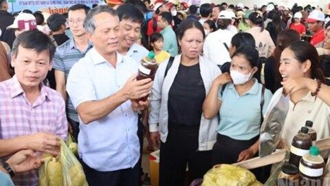 Quảng Ngãi: Phiên chợ 0 đồng vùng cao gắn kết chính quyền và nhân dân ở cơ sở