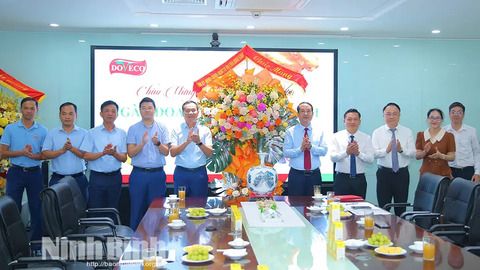 Lãnh đạo tỉnh thăm, chúc mừng các doanh nghiệp tiêu biểu nhân Ngày Doanh nhân Việt Nam