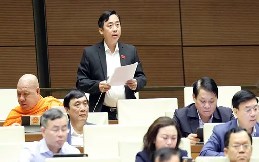 Đoàn đại biểu Quốc hội thành phố Cần Thơ thảo luận tại Hội trường về Dự án Luật Đầu tư (sửa đổi) 