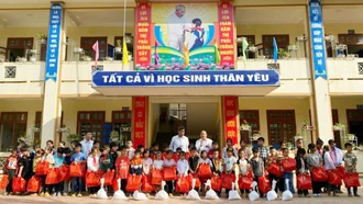 Người thầy tận tụy, mẫu mực